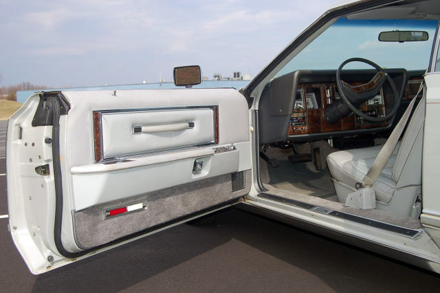 1977 Continental Mark V Cartier door panel w/leather interior