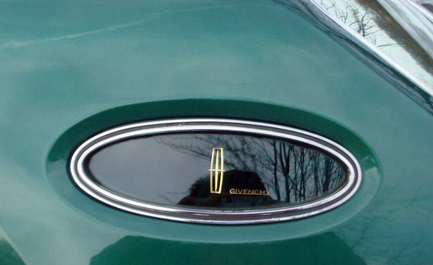 1977 Continental Mark V Givenchy signature in opera windows