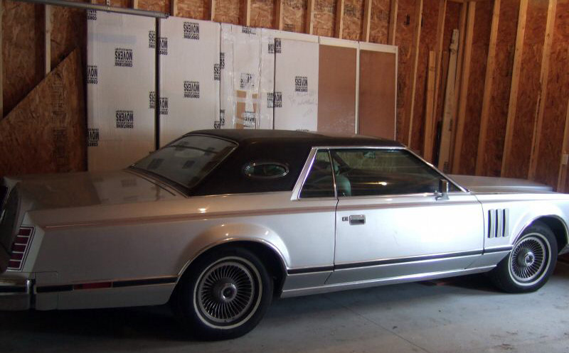 1978 Continental Mark V Pucci w/Full Vinyl roof in Black Cayman grain